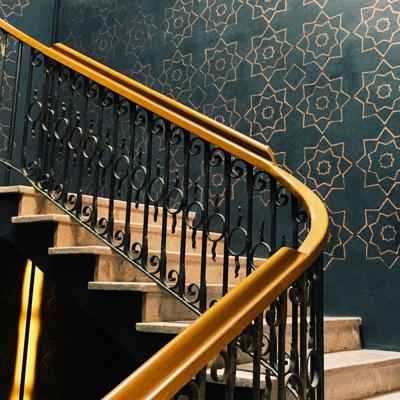 staircase with the walls with oriental decoration